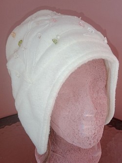 Cream Cloche hat, Size large 58cm $25
