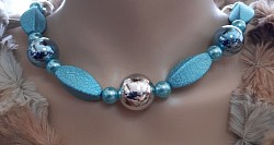 Turquoise beaded choker $25