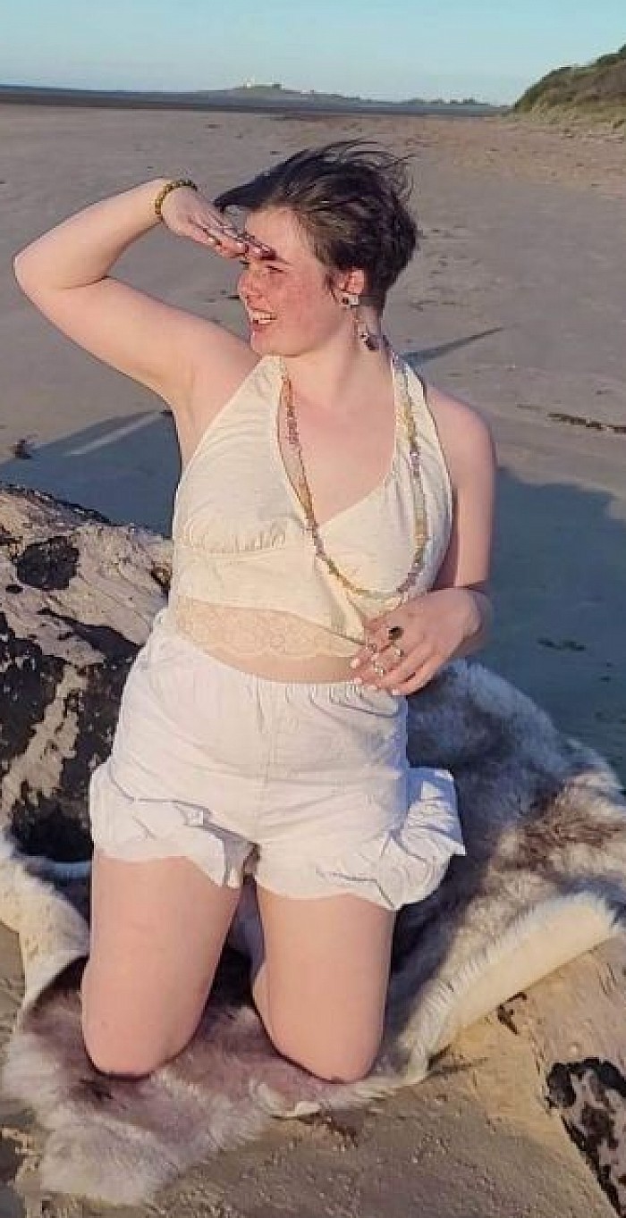 High rise frilled shorts