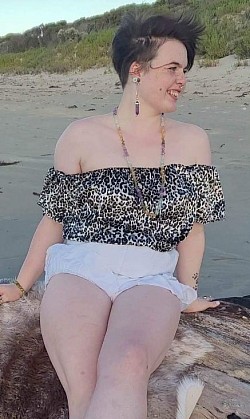 Leopard print On/off shoulder shoulder top size L $40
