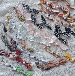 Bow clips $1 each