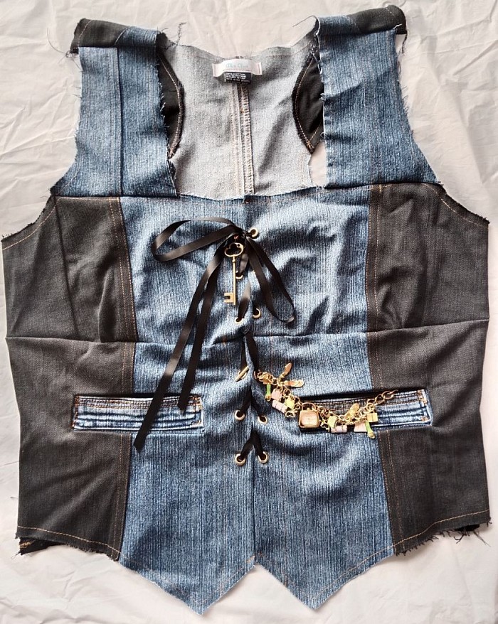Waistcoat size XL lace up front detachable pocket watch/charm bracelet
