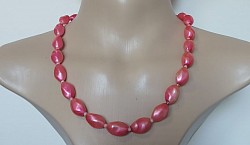 Vintage Fuschia Pink E-beaded necklace $44
